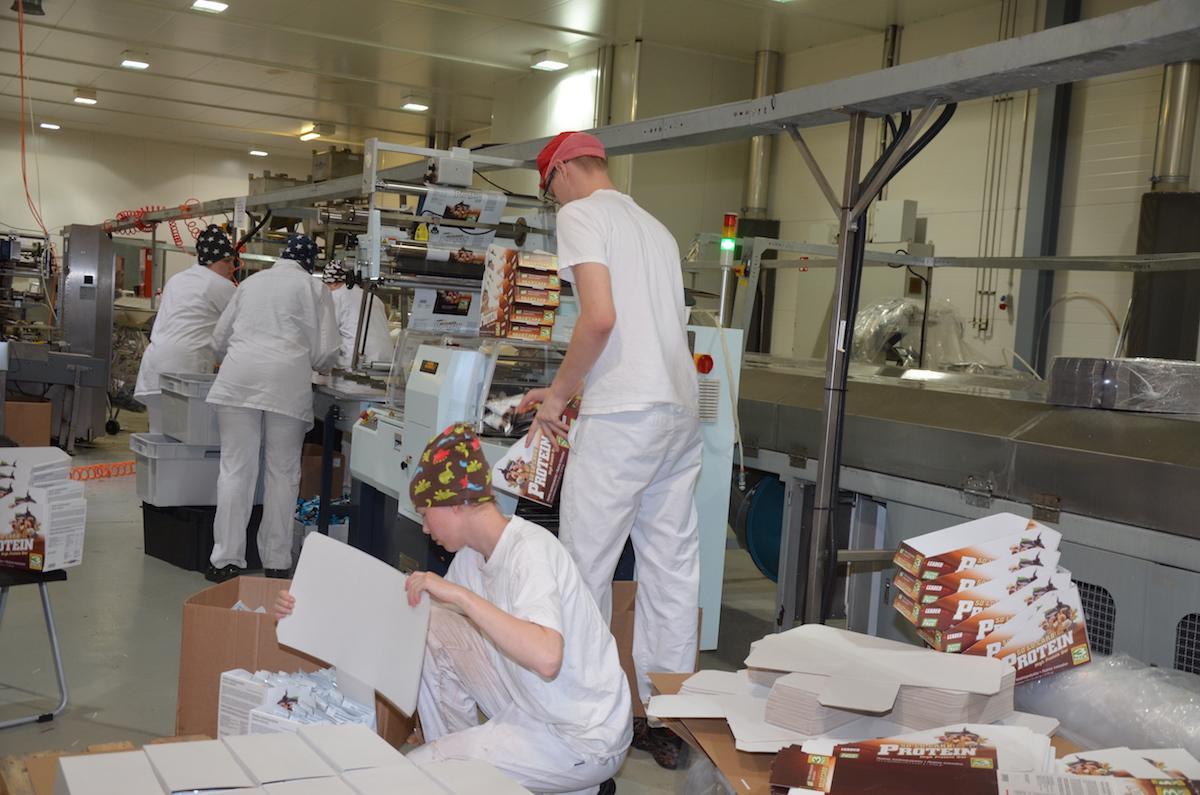 Read more about the article Leader Snack Factory Oy palkkasi 14 uutta työntekijää